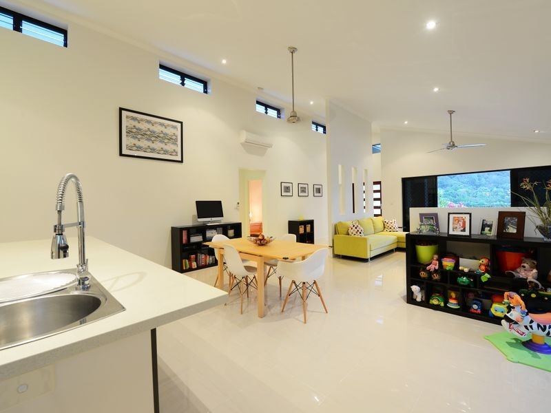 12 Greendale Close, Brinsmead QLD 4870