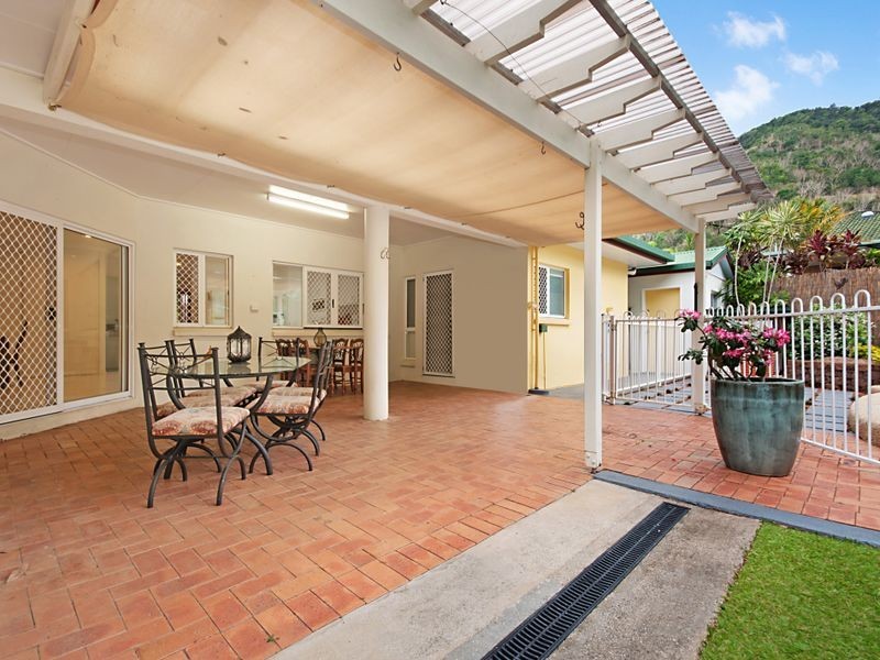8 Clohesy Court, Kanimbla QLD 4870