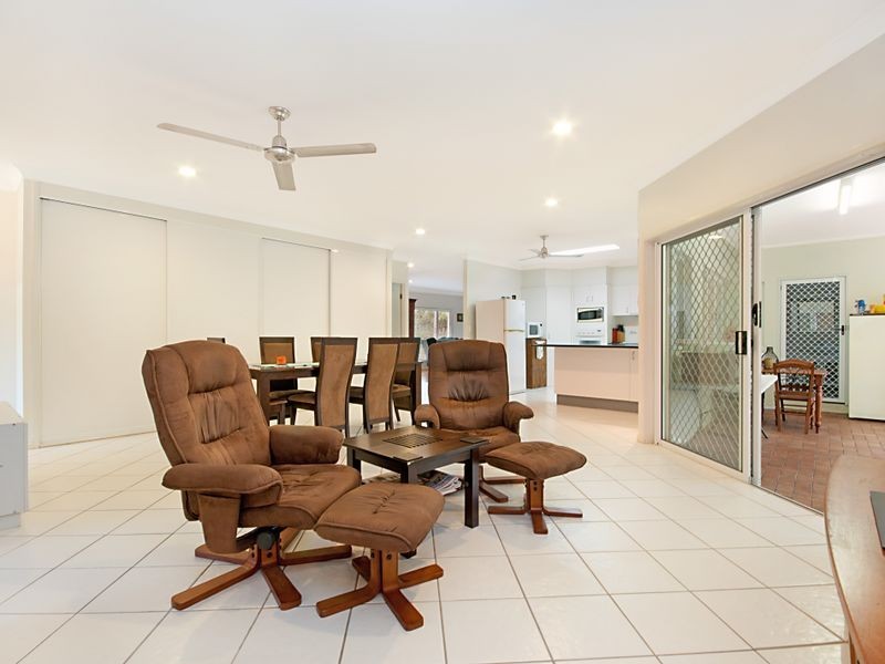 8 Clohesy Court, Kanimbla QLD 4870