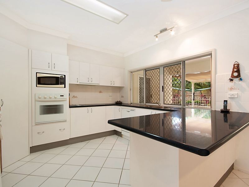 8 Clohesy Court, Kanimbla QLD 4870