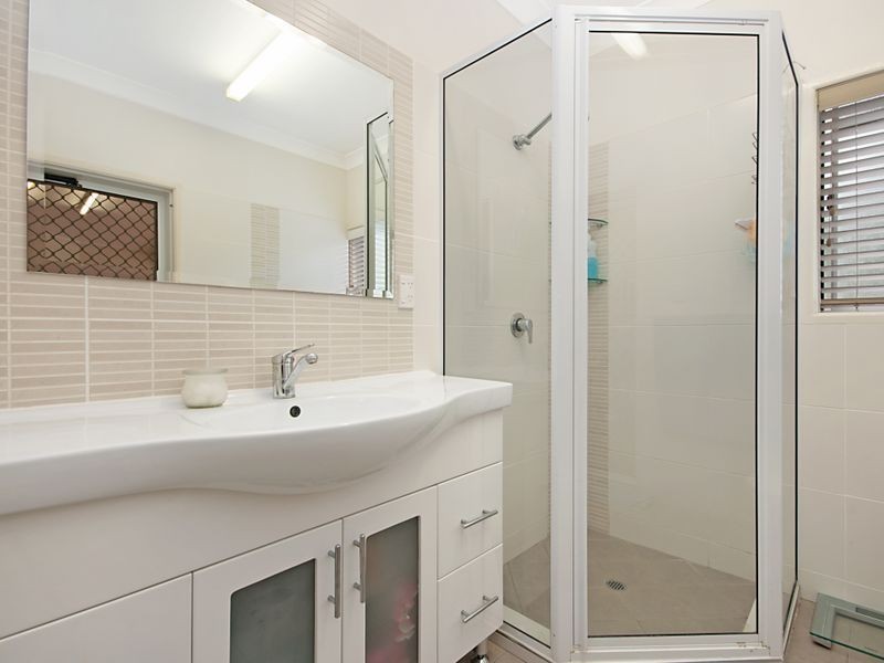 8 Clohesy Court, Kanimbla QLD 4870