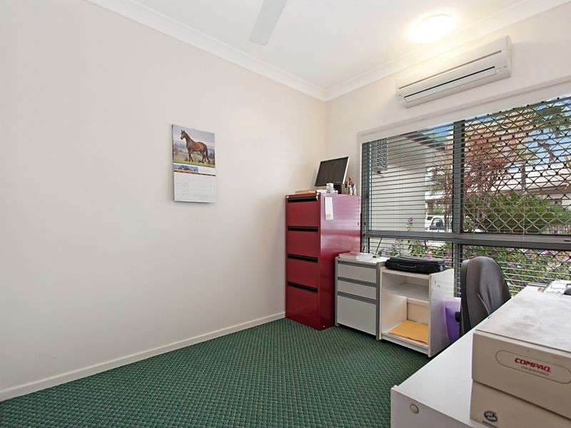 8 Clohesy Court, Kanimbla QLD 4870