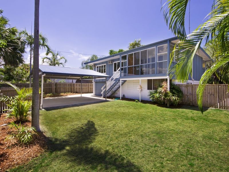 12 Guava Street, Holloways Beach QLD 4878