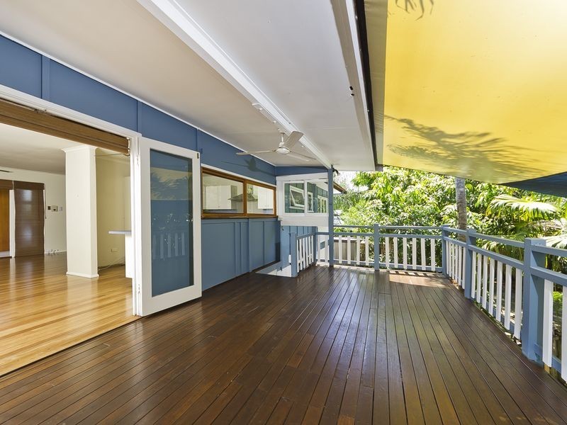 12 Guava Street, Holloways Beach QLD 4878