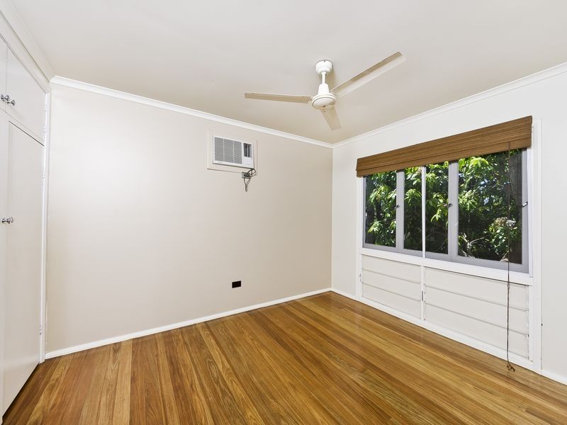 12 Guava Street, Holloways Beach QLD 4878