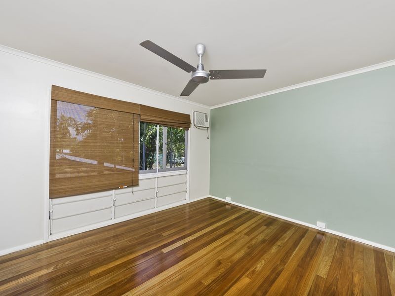 12 Guava Street, Holloways Beach QLD 4878