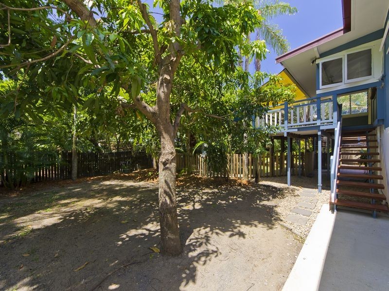 12 Guava Street, Holloways Beach QLD 4878