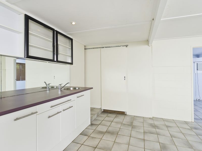 12 Guava Street, Holloways Beach QLD 4878