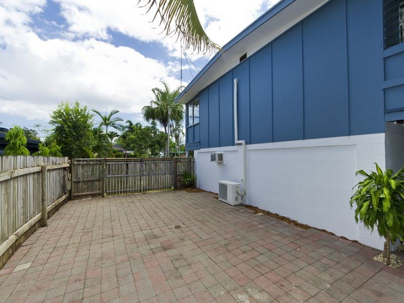 12 Guava Street, Holloways Beach QLD 4878
