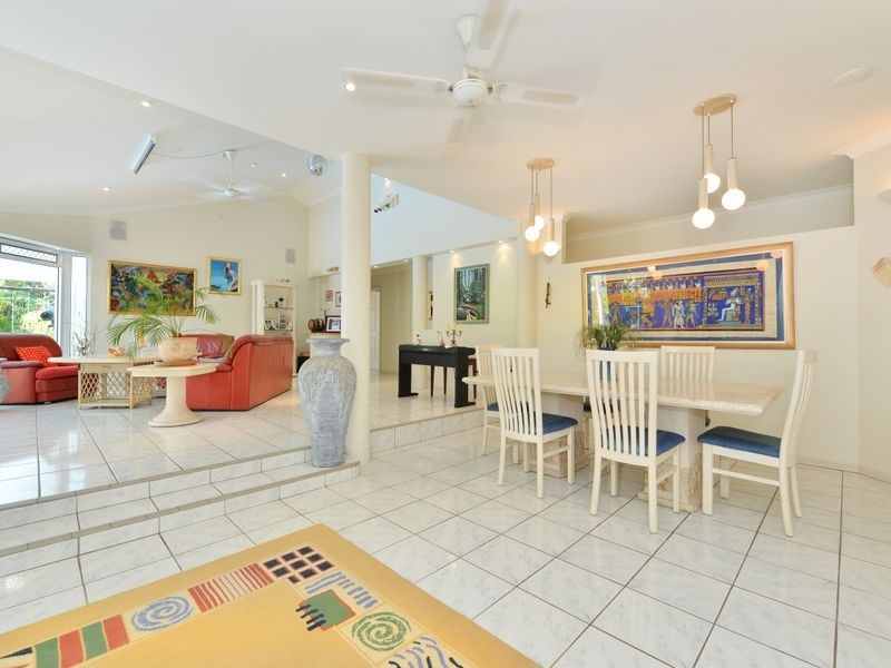 9 Heron Close, Kewarra Beach QLD 4879