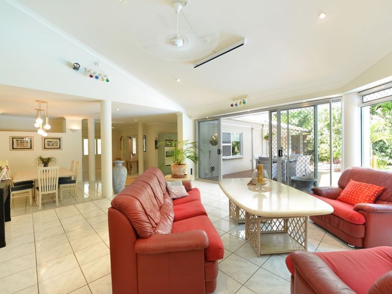 9 Heron Close, Kewarra Beach QLD 4879