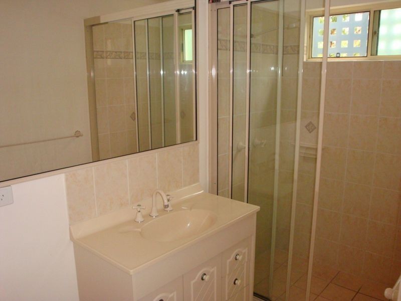 Manunda QLD 4870