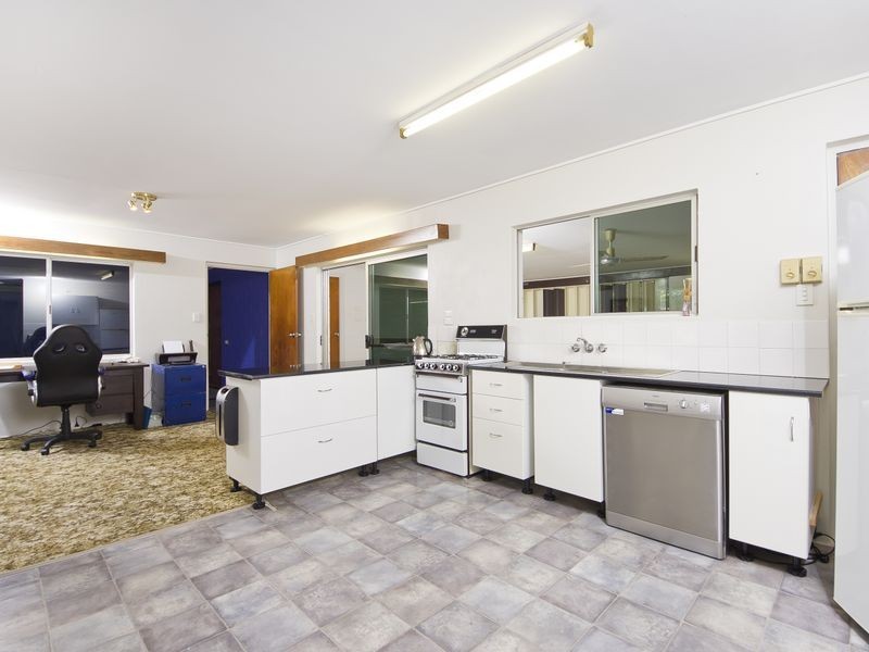 32 Grogan Street, Westcourt QLD 4870