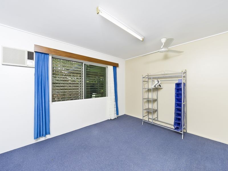 32 Grogan Street, Westcourt QLD 4870