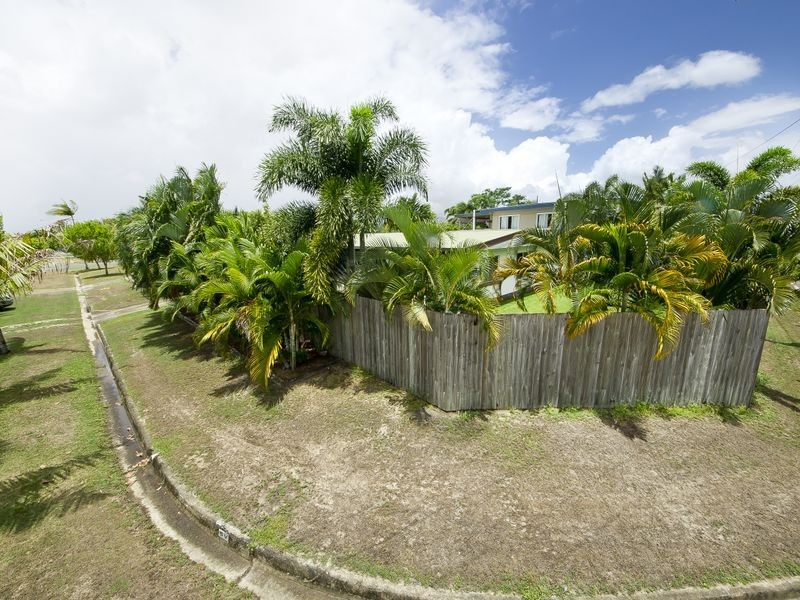 32 Grogan Street, Westcourt QLD 4870