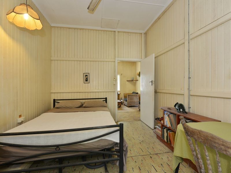 3 Law Street, Cairns North QLD 4870