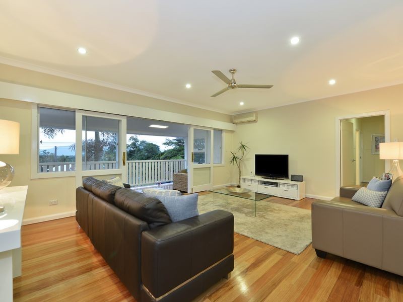 162-164 Hillview Crescent, Whitfield QLD 4870