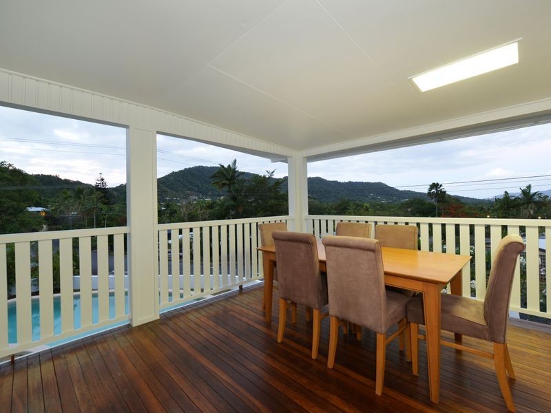 162-164 Hillview Crescent, Whitfield QLD 4870