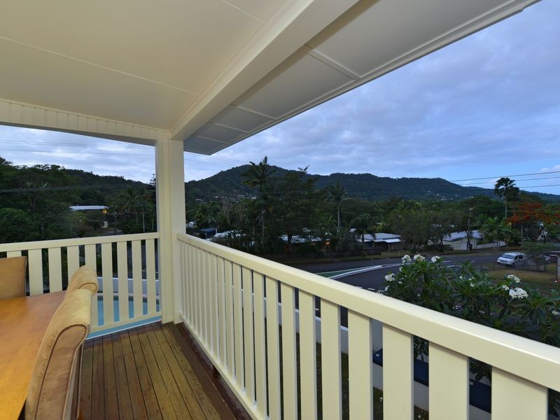 162-164 Hillview Crescent, Whitfield QLD 4870