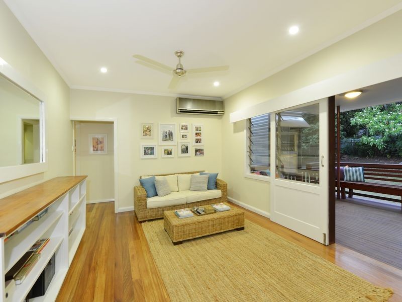 162-164 Hillview Crescent, Whitfield QLD 4870