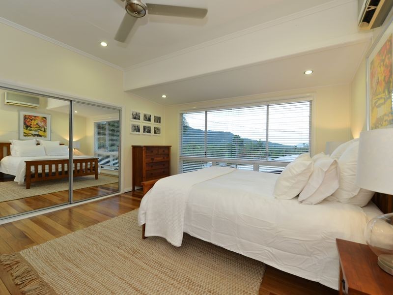 162-164 Hillview Crescent, Whitfield QLD 4870