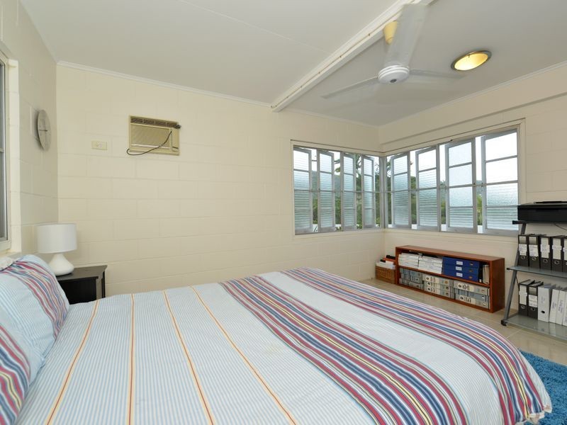 162-164 Hillview Crescent, Whitfield QLD 4870