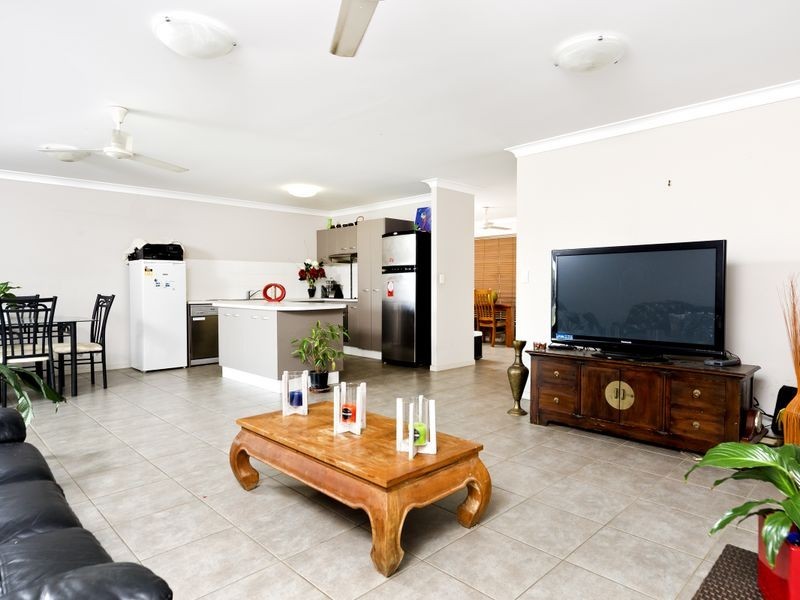 2 Goldberg Close, White Rock QLD 4868