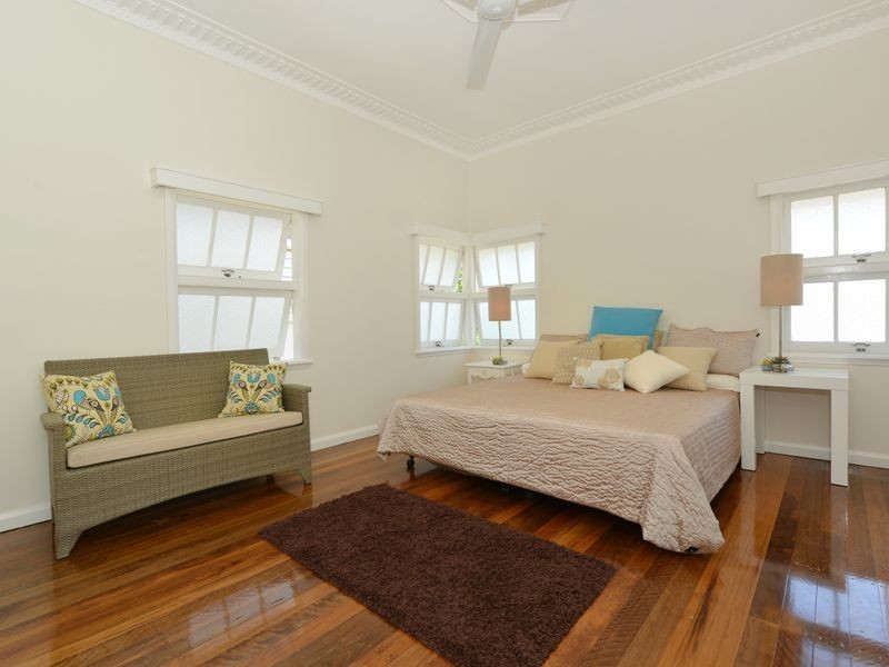 319 McLeod Street, Cairns North QLD 4870