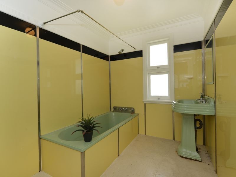 319 McLeod Street, Cairns North QLD 4870