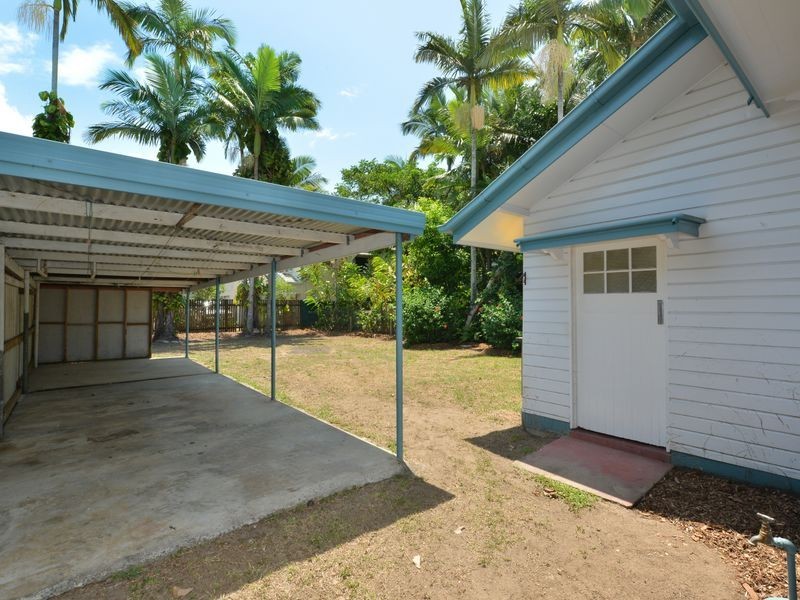 319 McLeod Street, Cairns North QLD 4870