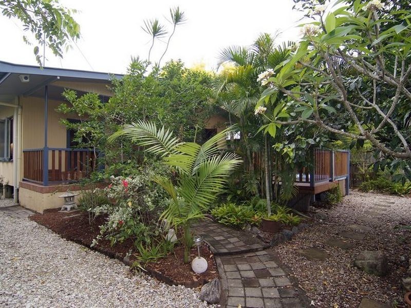 39 Machan Street, Machans Beach QLD 4878