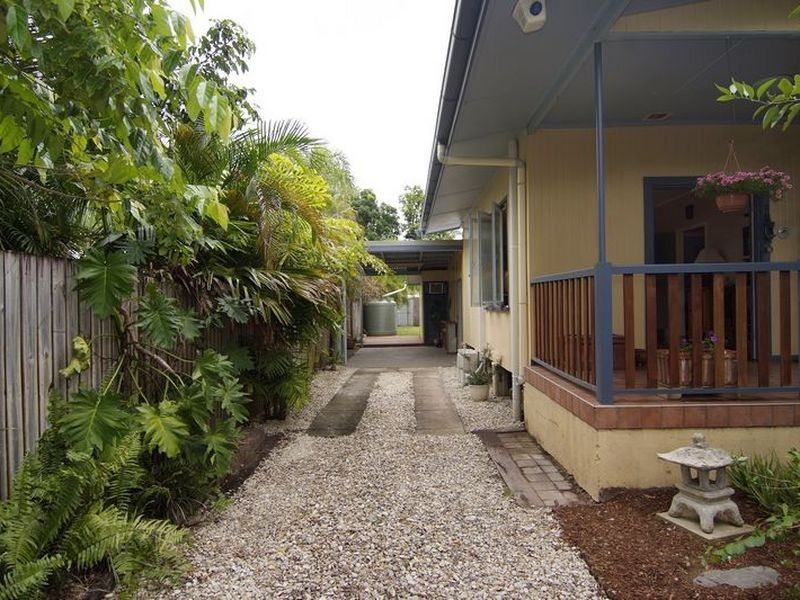 39 Machan Street, Machans Beach QLD 4878