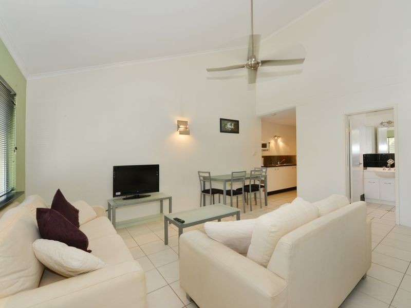 22/239 Lake Street, Cairns North QLD 4870