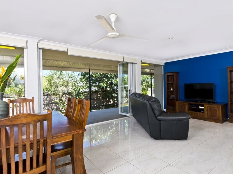 1 Duignan Street, Whitfield QLD 4870