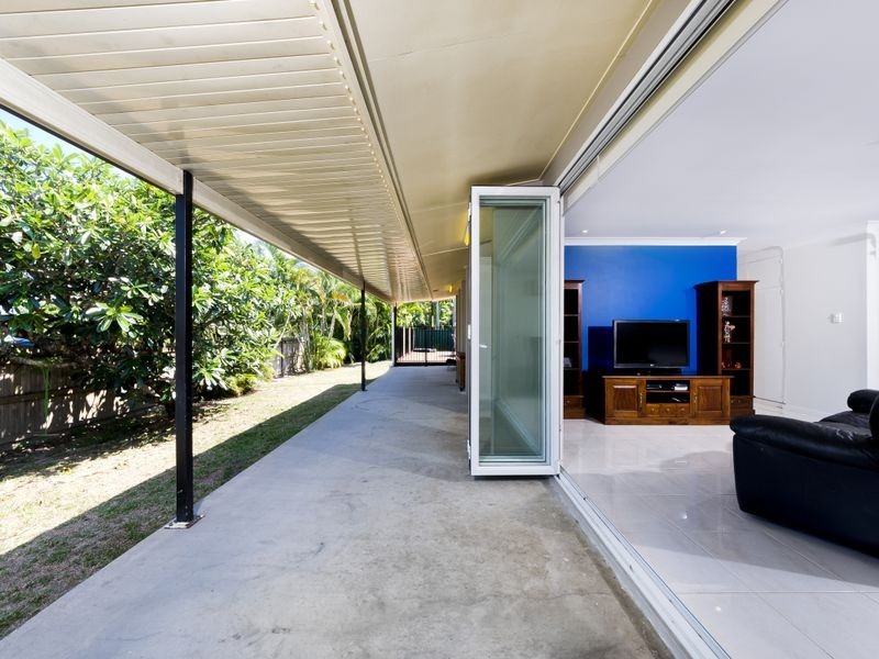 1 Duignan Street, Whitfield QLD 4870
