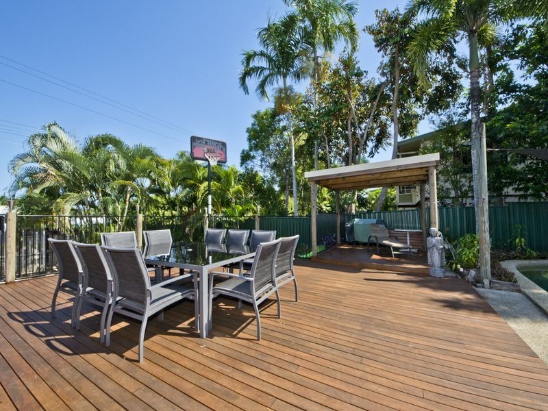 1 Duignan Street, Whitfield QLD 4870