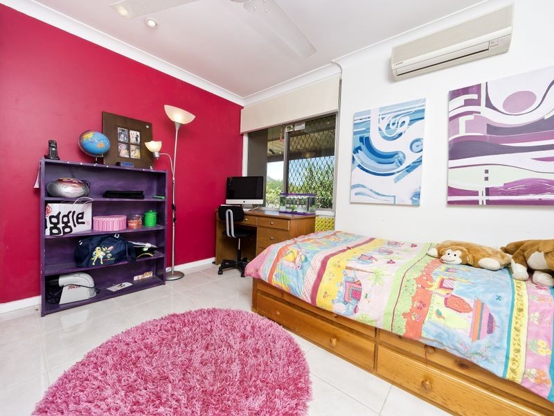 1 Duignan Street, Whitfield QLD 4870