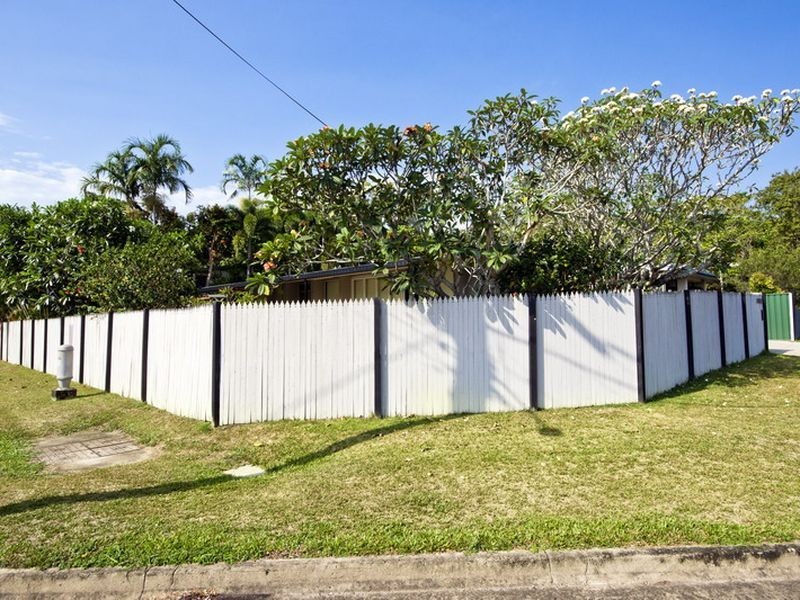 1 Duignan Street, Whitfield QLD 4870
