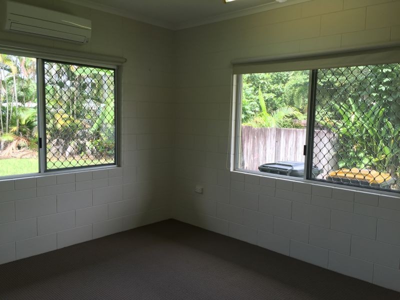 1/2-4 Brooks Street, Whitfield QLD 4870