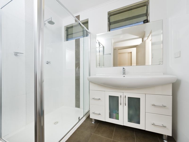 2 -4 Duignan Street, Whitfield QLD 4870