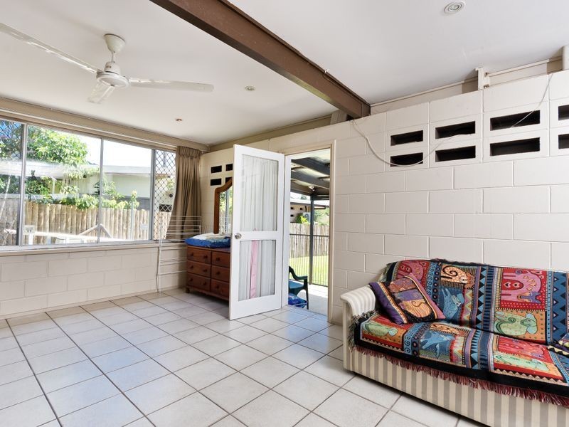 2 -4 Duignan Street, Whitfield QLD 4870