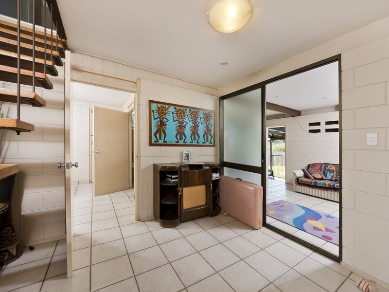 2 -4 Duignan Street, Whitfield QLD 4870