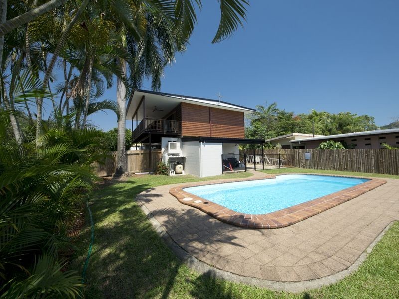 2 -4 Duignan Street, Whitfield QLD 4870