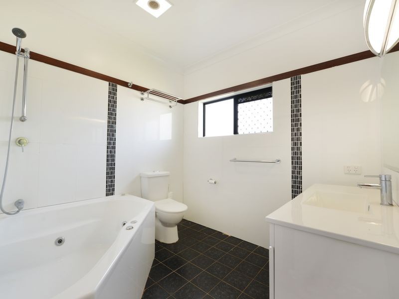 6 Trundle Terrace, Whitfield QLD 4870