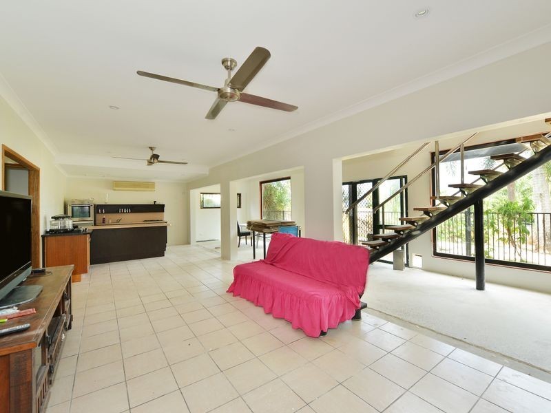 6 Trundle Terrace, Whitfield QLD 4870