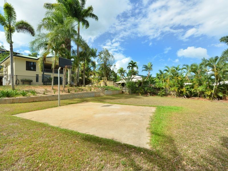 6 Trundle Terrace, Whitfield QLD 4870
