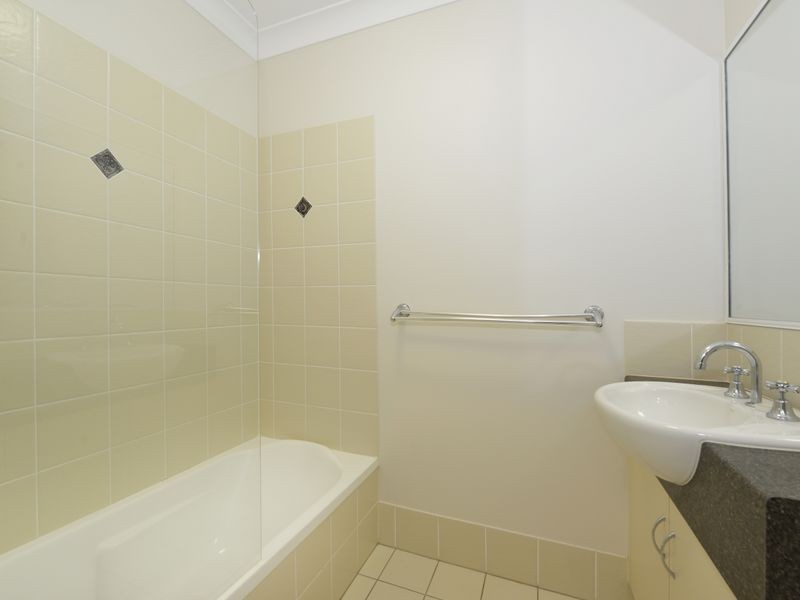 3/24 Old Smithfield Road, Freshwater QLD 4870