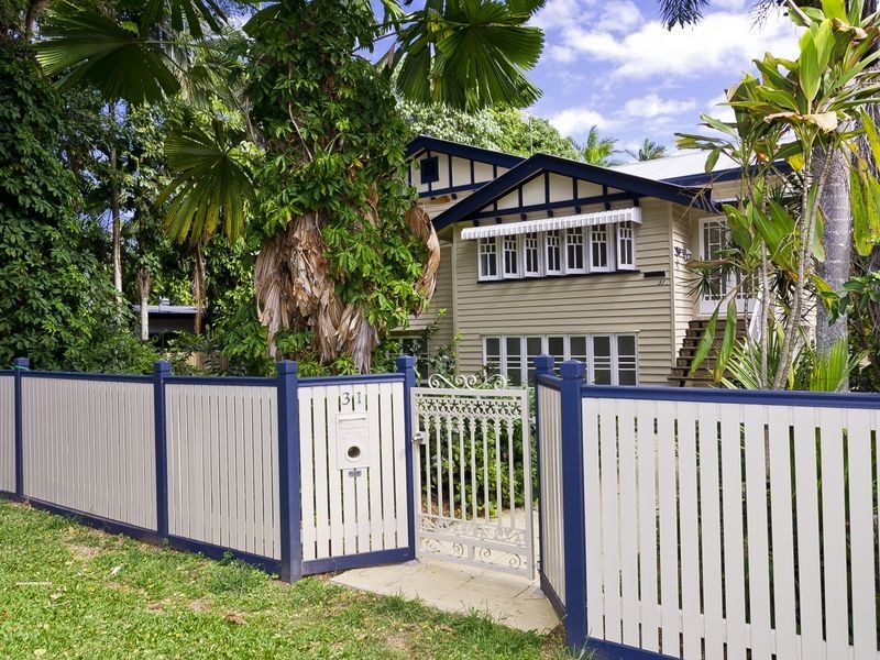 31 Hall Street, Edge Hill QLD 4870