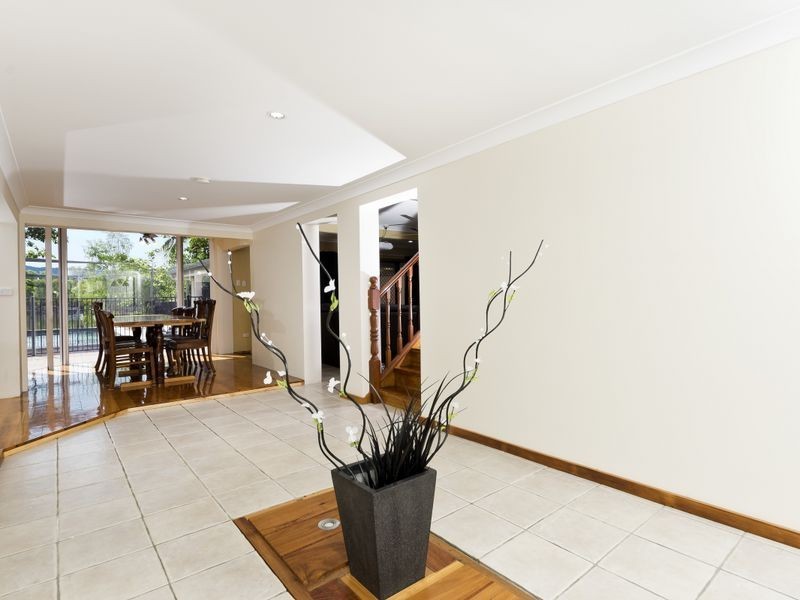 33 Oak Street, Holloways Beach QLD 4878