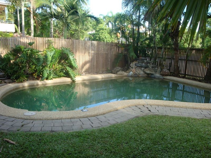 Manoora QLD 4870